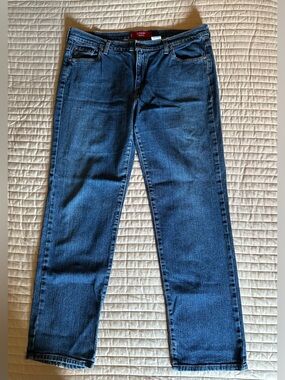 Levi’s Classic Straight-Leg Dark Blue Jeans